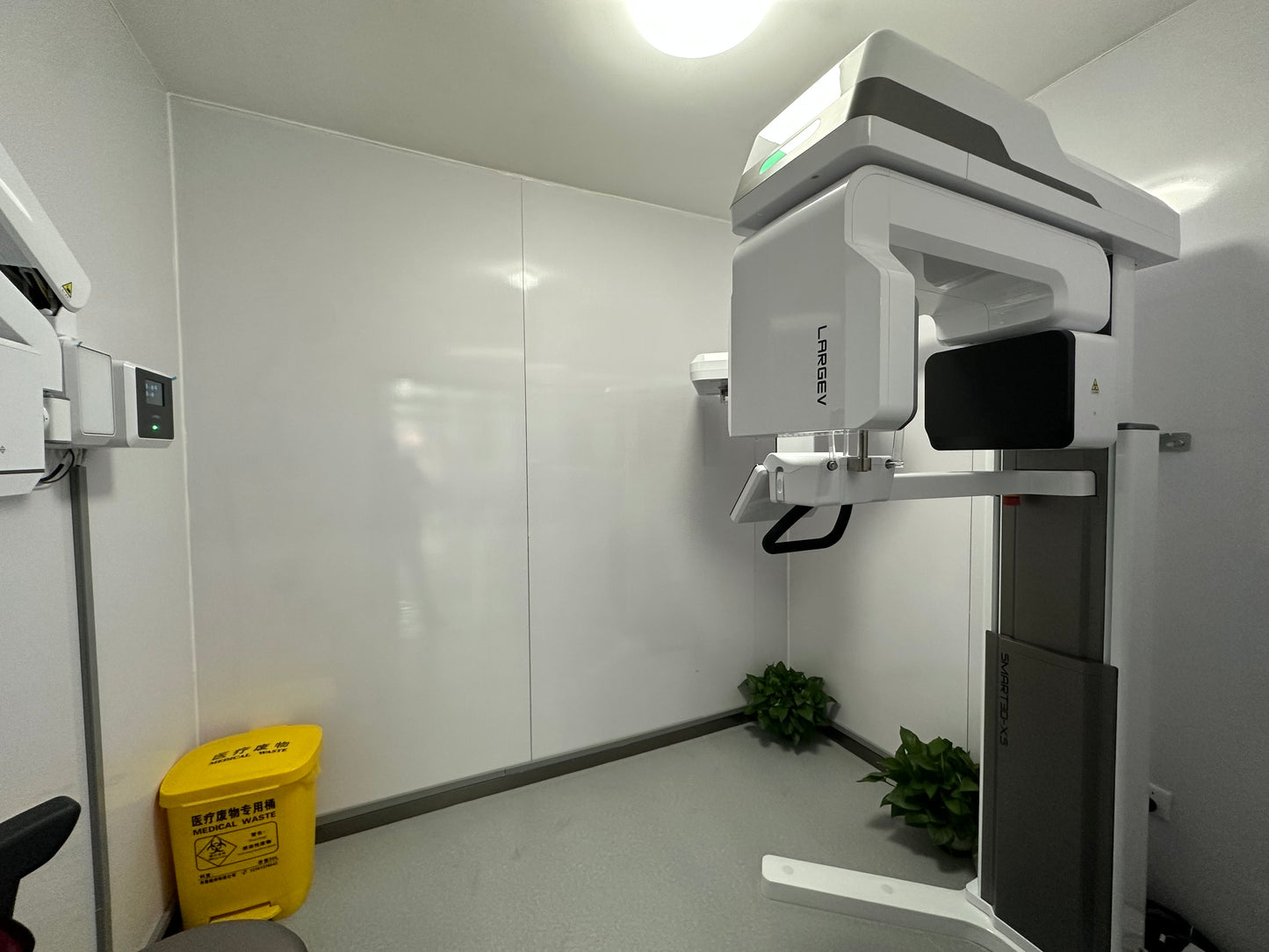 Digital dental CBCT scanner for precision imaging
